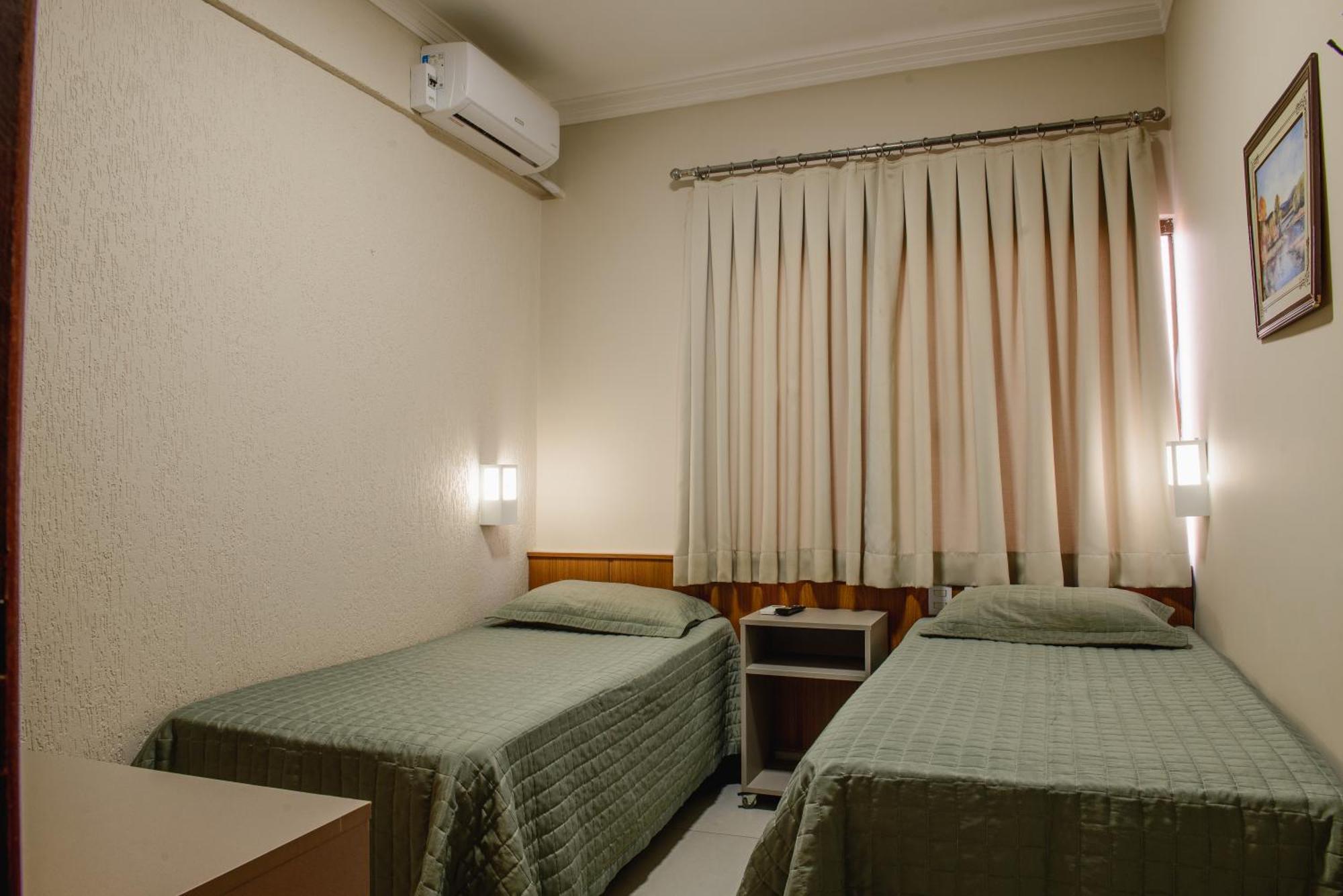Hotel Trevo Cascavel Bagian luar foto